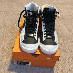 men’s nike blazers (10.5)